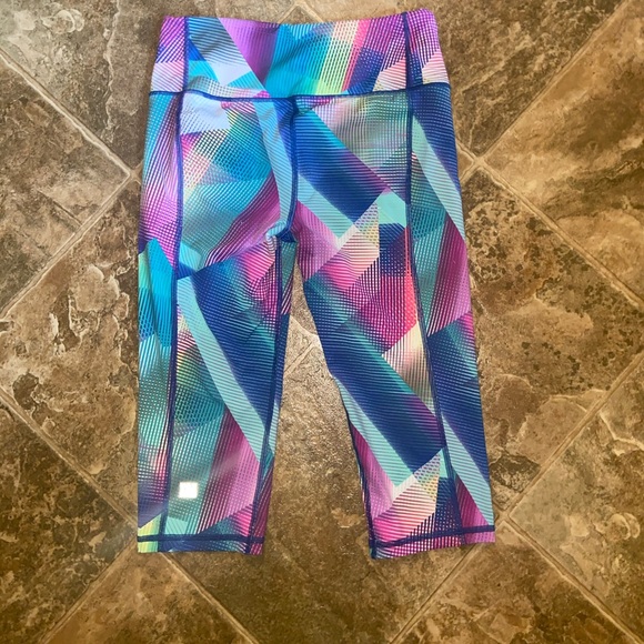 Victoria’s Secret Geo Floral Knockout Crop Legging - Picture 4 of 9